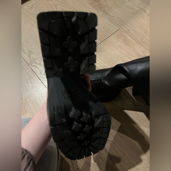 spring boots - Picture 3 of 3